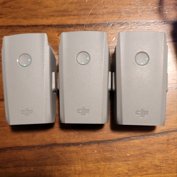 DJI MAVIC AIR 2 FLY COMBO - Picture 3 of 9